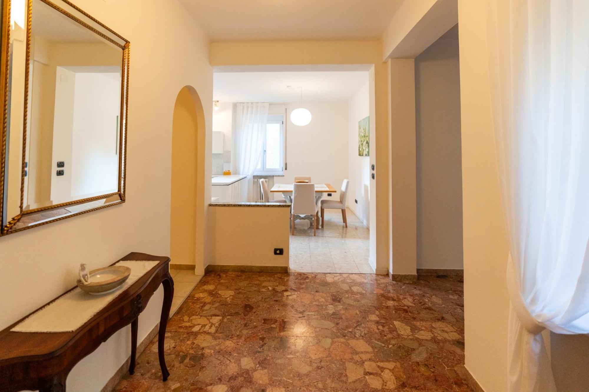 Domus Verona - Elegante Residenza Con Affaccio Su Porta Leoni Habitación foto