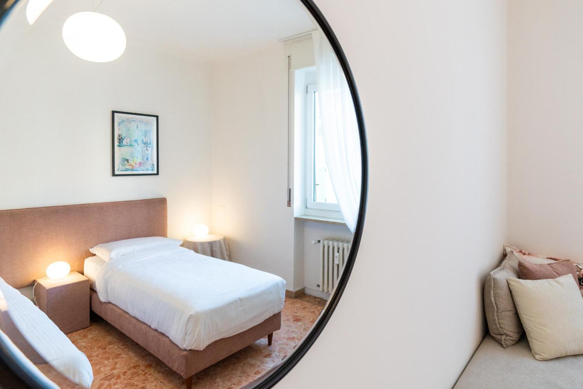 Domus Verona - Elegante Residenza Con Affaccio Su Porta Leoni Habitación foto