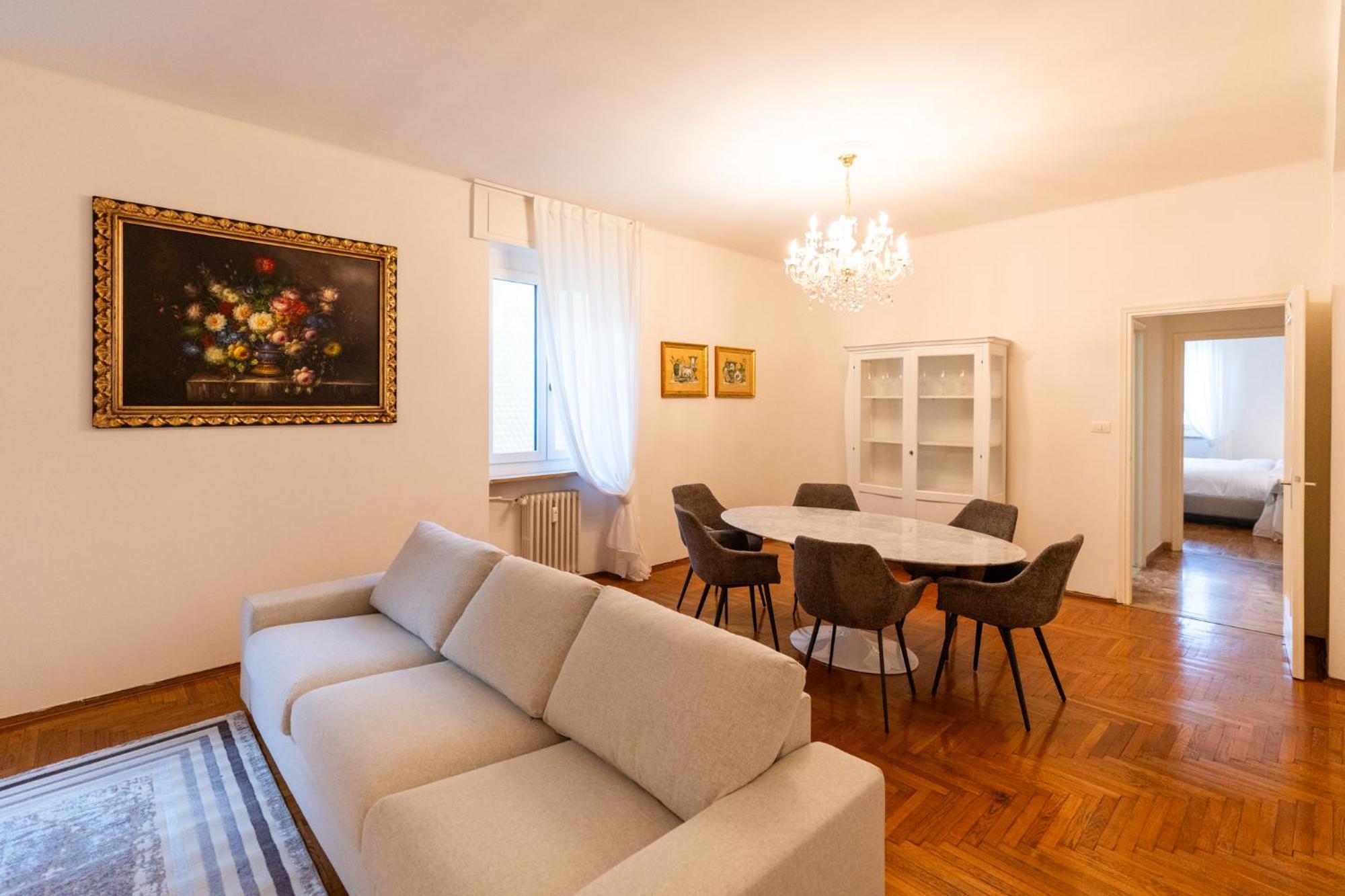 Domus Verona - Elegante Residenza Con Affaccio Su Porta Leoni Habitación foto